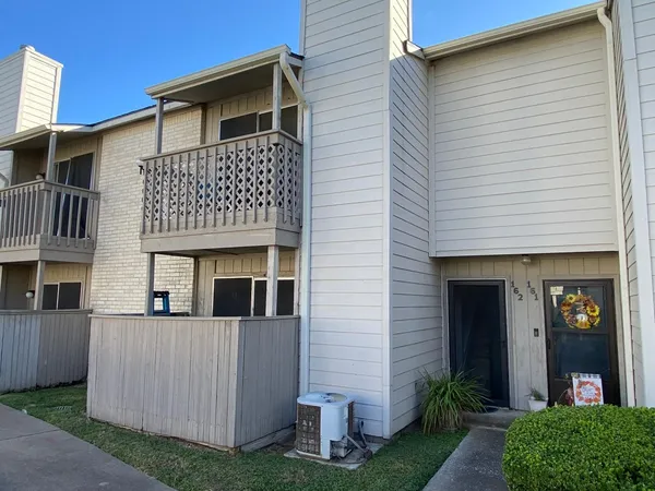 $75,000 | 3919 Fairmont Parkway, Unit 162, Pasadena, TX 77504