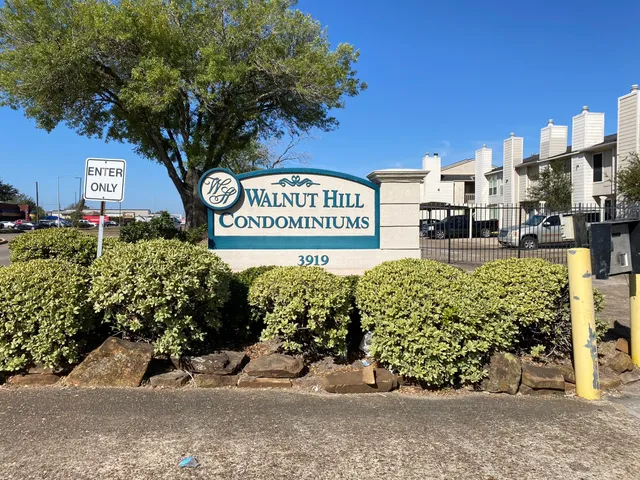$75,000 | 3919 Fairmont Parkway, Unit 162, Pasadena, TX 77504