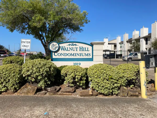 $75,000 | 3919 Fairmont Parkway, Unit 162, Pasadena, TX 77504