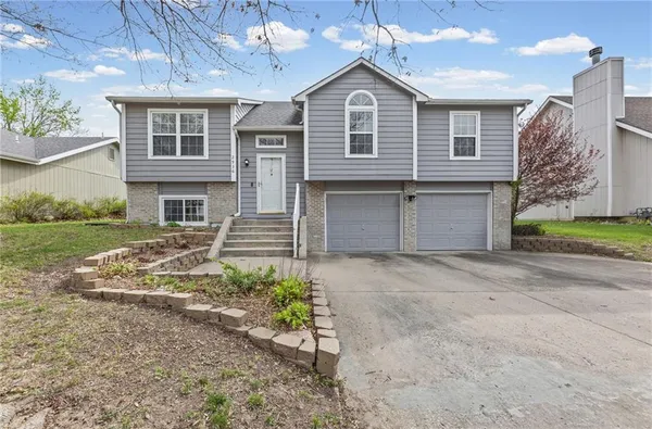 $360,000 | 2936 Fenwick Road, Lawrence, KS 66046