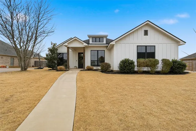 $399,900 | 5444 Zavalla Drive, Waco, TX 76708