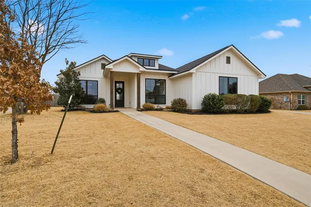 $399,900 | 5444 Zavalla Drive, Waco, TX 76708