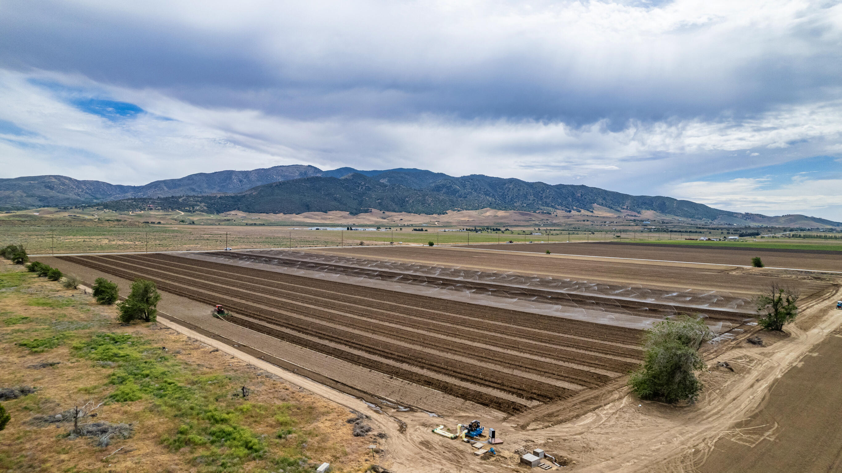Highline Tehachapi, CA 93561 - Photo 11 of 14 a view of a lake with a mountain