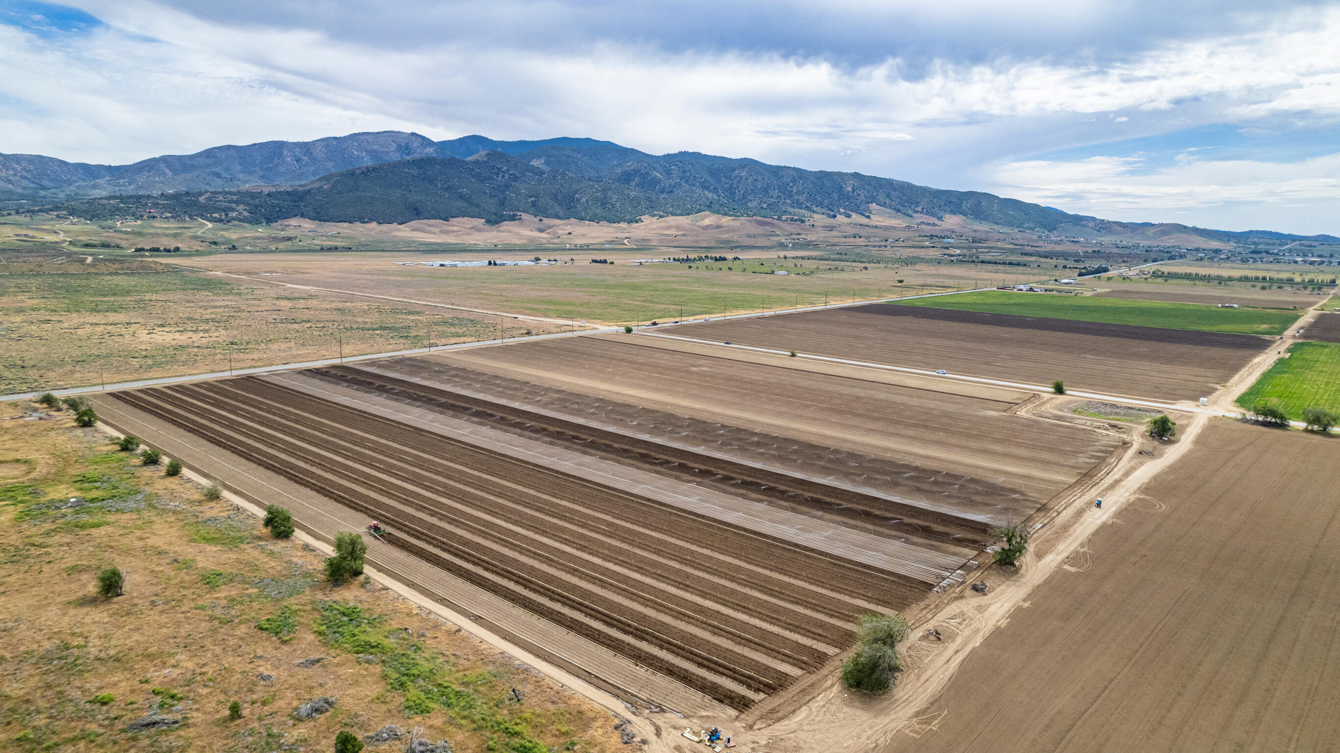Highline Tehachapi, CA 93561 - Photo 12 of 14 a view of a lake with a mountain