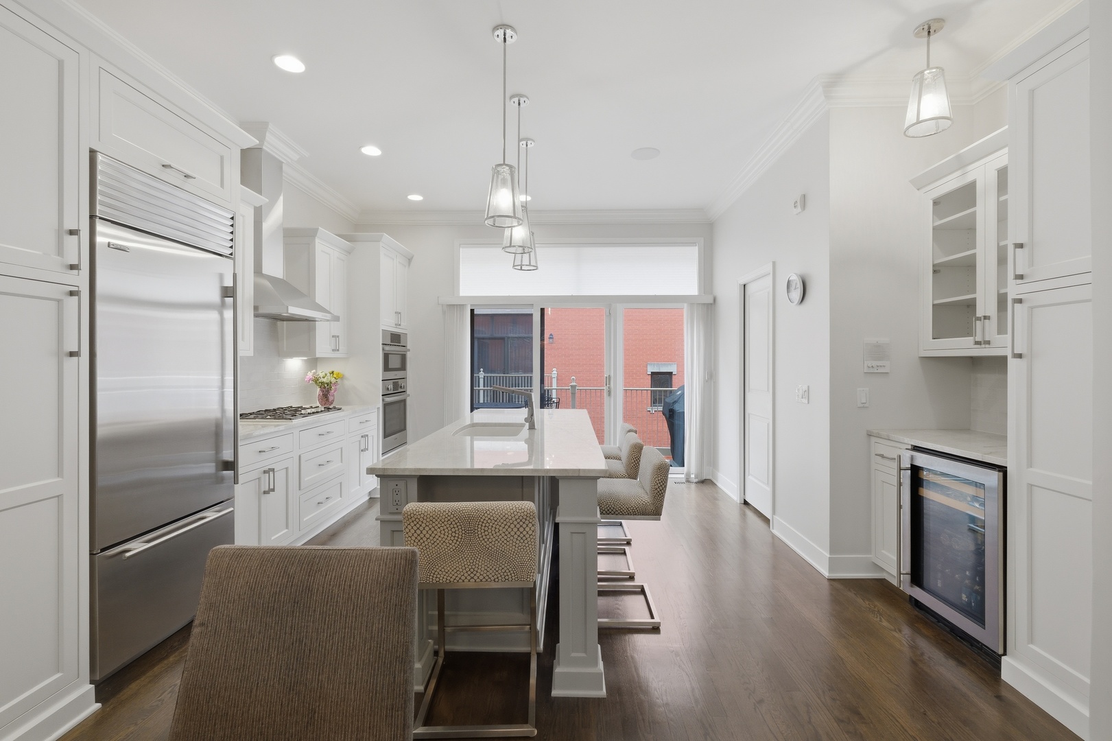 449 North Clinton Street Chicago, IL 60654 - Photo 6 of 26
