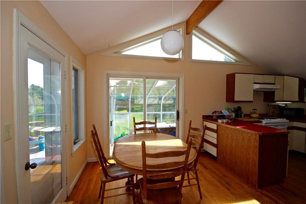 628 Pleasant Point Road Cushing, ME 04563 - Photo 10 of 17 Kitchen and dining area