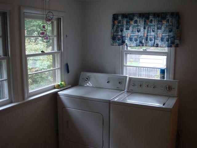 3731 New Spring Branch Road Southeast Roanoke, VA 24014 - Photo 11 of 12 laundry