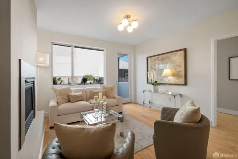 $499,000 | 2300 Broadway, Unit 7, Oakland, CA 94612