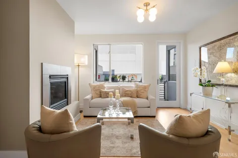 $499,000 | 2300 Broadway, Unit 7, Oakland, CA 94612