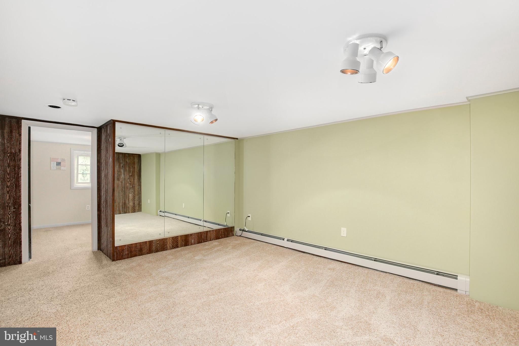 17227 Donora Road Silver Spring, MD 20905 - Photo 36 of 41