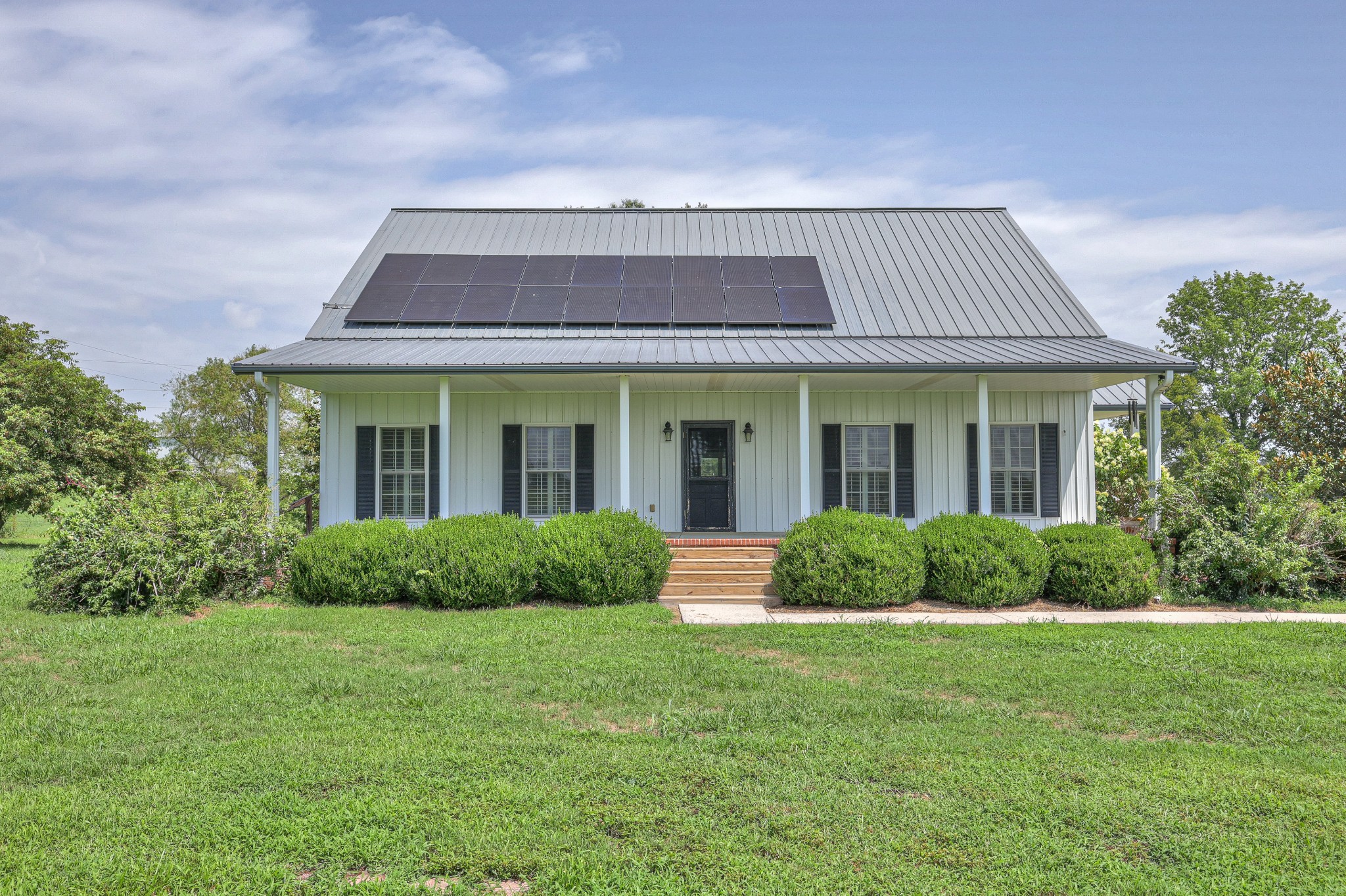 114 Dixon Road Shelbyville, TN 37160 - Photo 1 of 58 Gallery Image 1