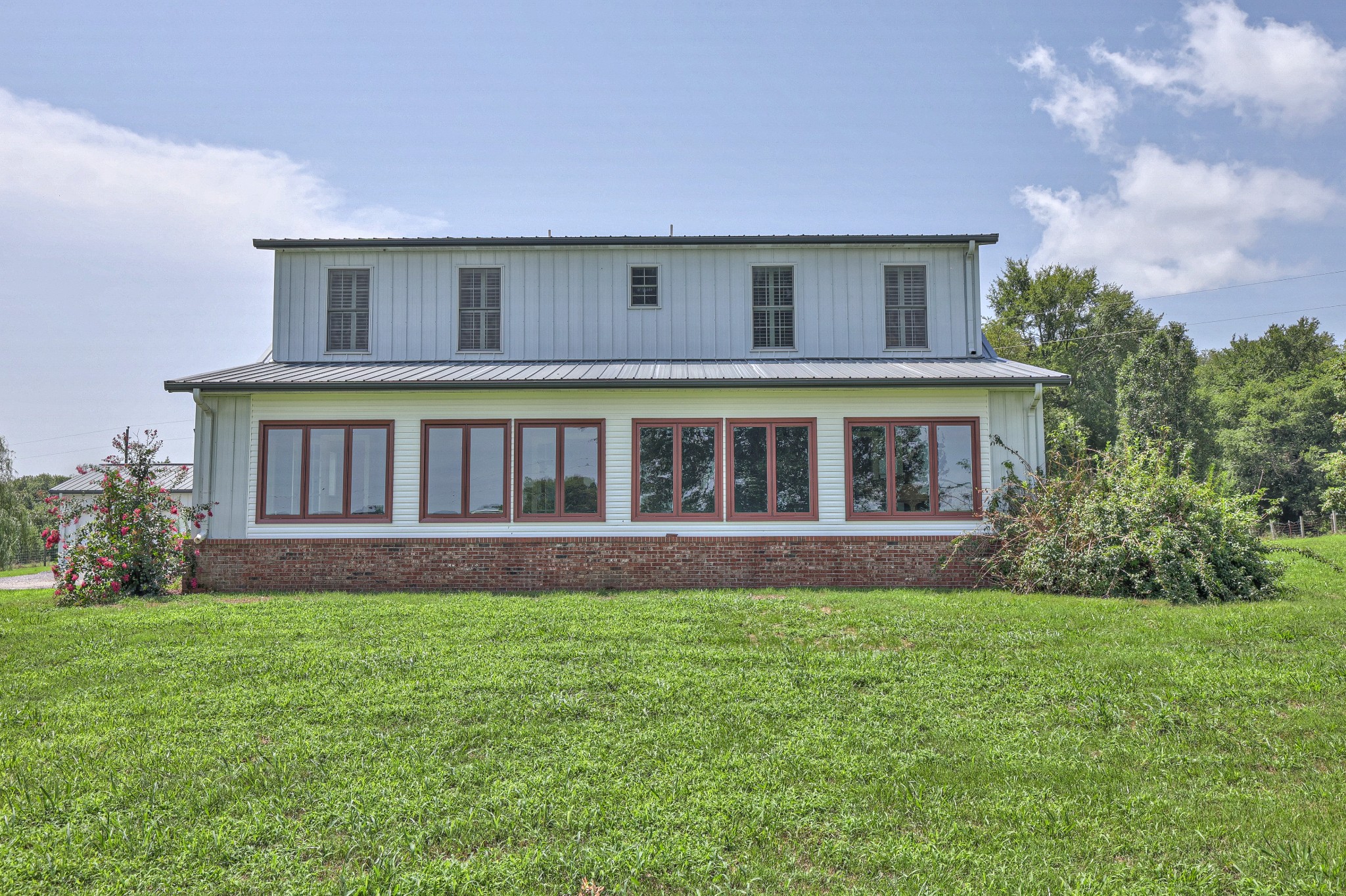 114 Dixon Road Shelbyville, TN 37160 - Photo 8 of 58 Gallery Image 8