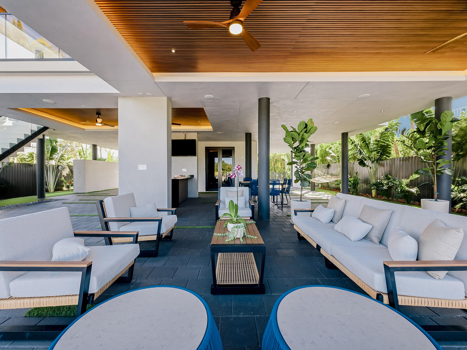 16 South Exuma Road Key Largo, FL 33037 - Photo 6 of 23 Downstairs Lounge Area