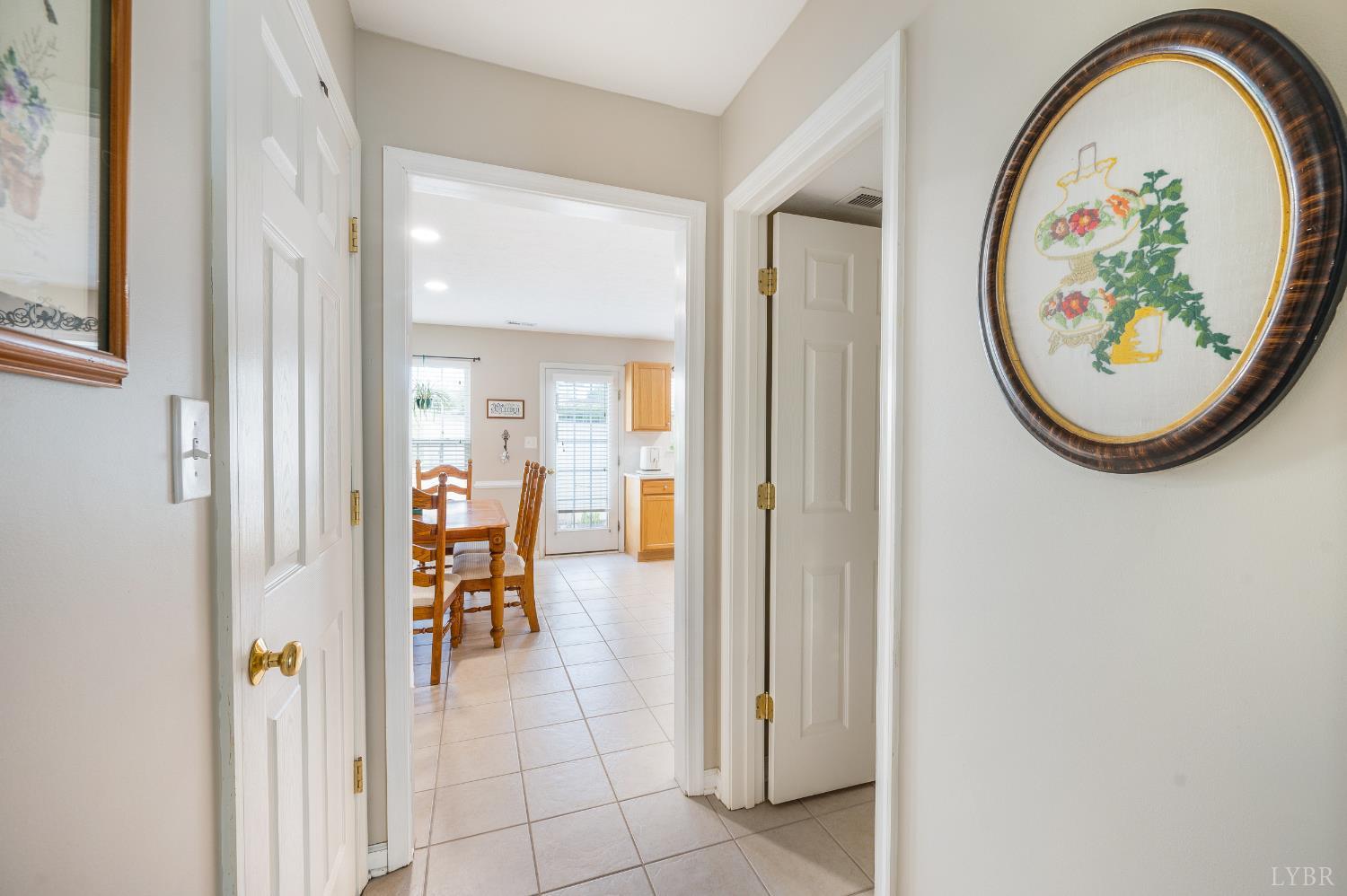 1011 Middle View Drive Forest, VA 24551 - Photo 6 of 44 a view of a interior of the house