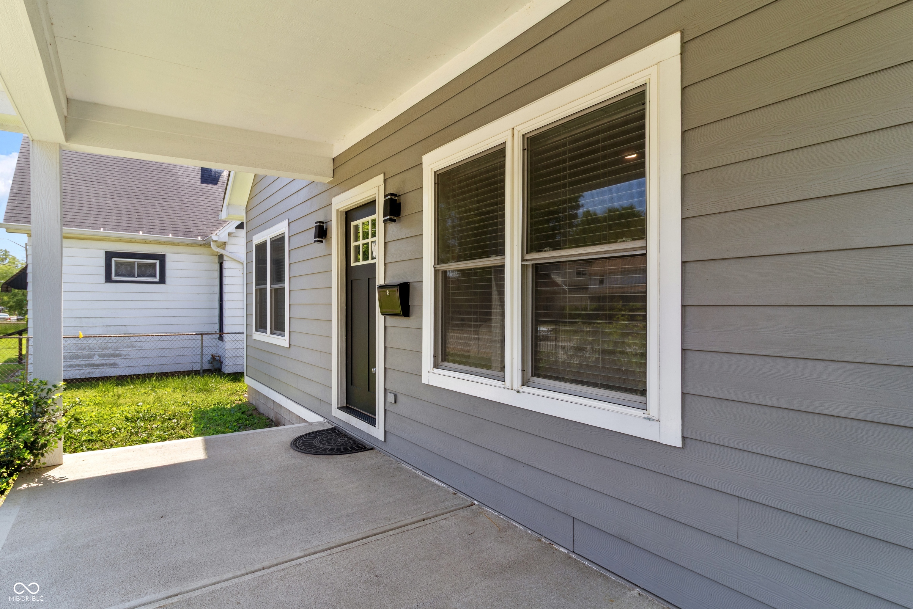 2154 North Harding Street Indianapolis, IN 46202 - Photo 2 of 27