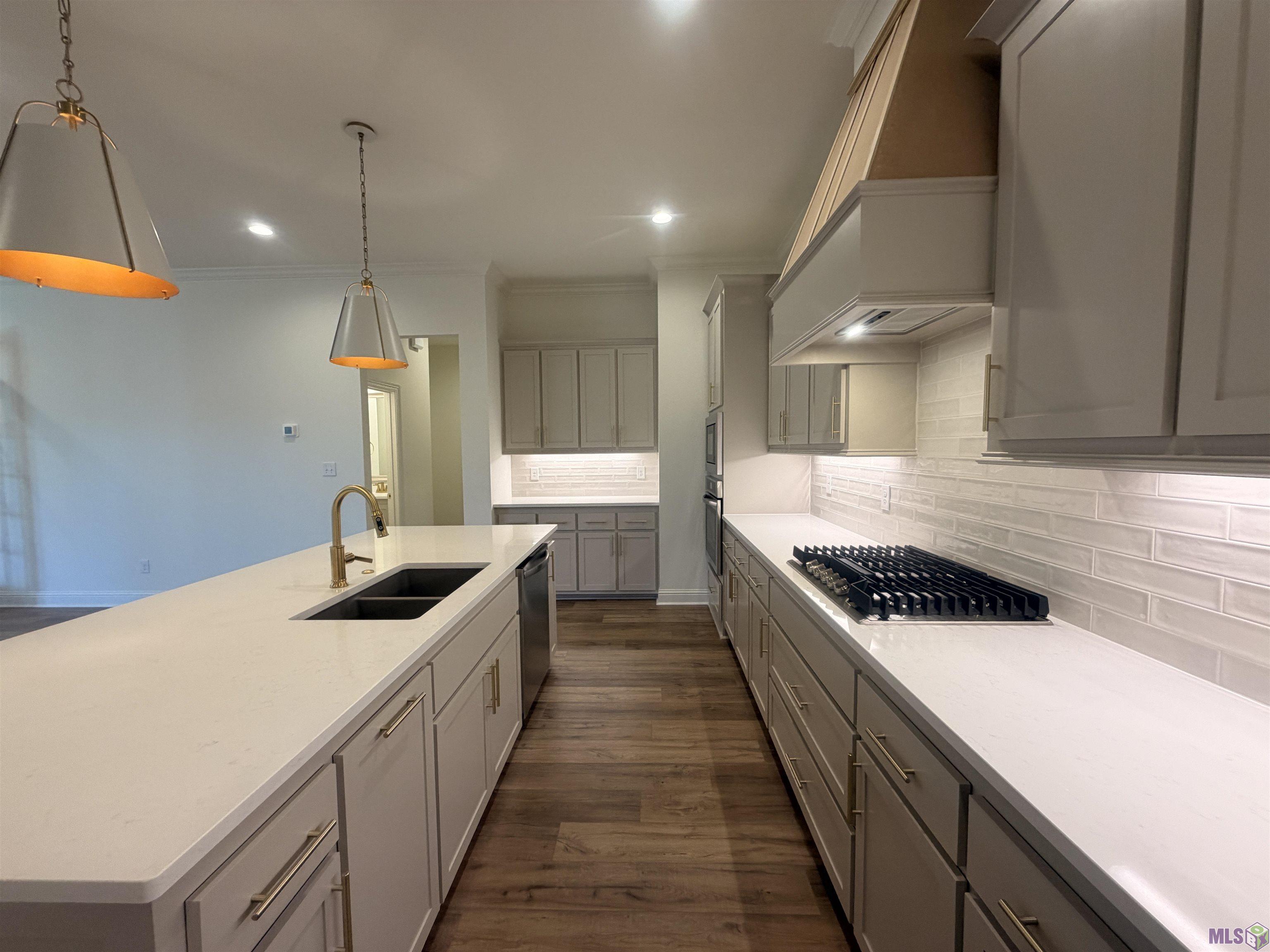 21457 Blue Fin Drive Springfield, LA 70462 - Photo 8 of 57