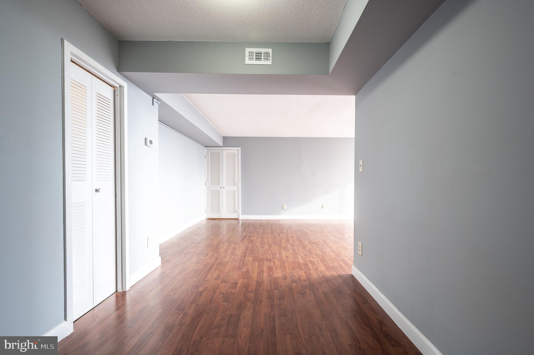 1836 Metzerott Road, Unit 1918 Adelphi, MD 20783 - Photo 4 of 21 Foyer
