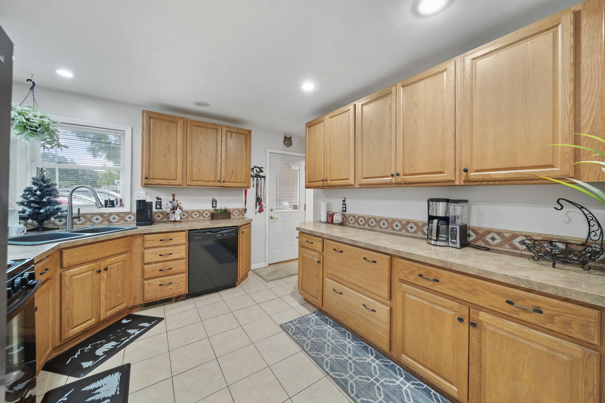 1501 Park Road Jackson, MI 49203 - Photo 7 of 21 14-web-or-mls-DSC04047
