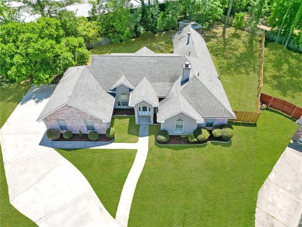 14 Lorio Lane Mandeville, LA 70448 - Photo 3 of 35