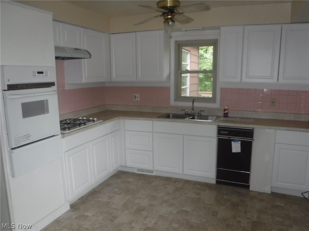 3712 Langton Road Cleveland, OH 44121 - Photo 4 of 12
