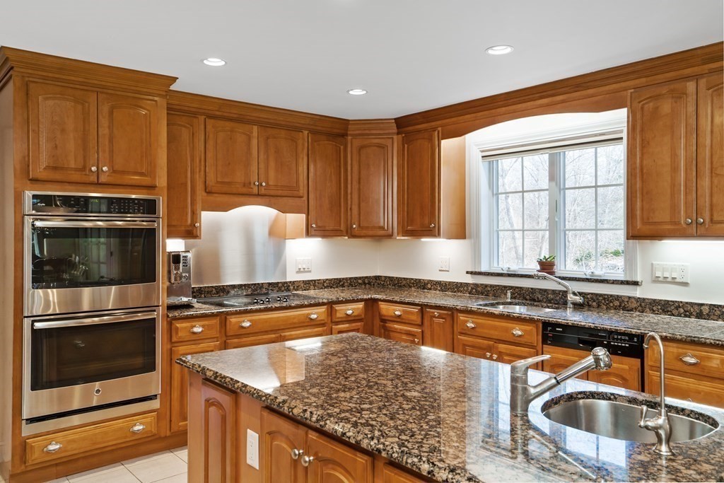 75 Maple Street Lexington, MA 02420 - Photo 9 of 39 Gallery Image 9