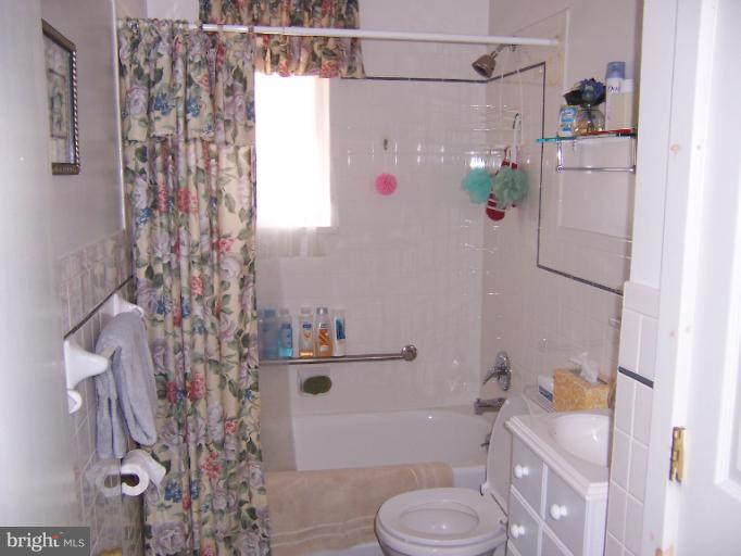 12430 Feldon Street Silver Spring, MD 20906 - Photo 11 of 22 Bath