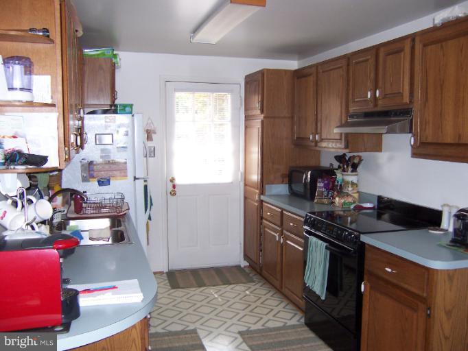 12430 Feldon Street Silver Spring, MD 20906 - Photo 5 of 22 Kitchen