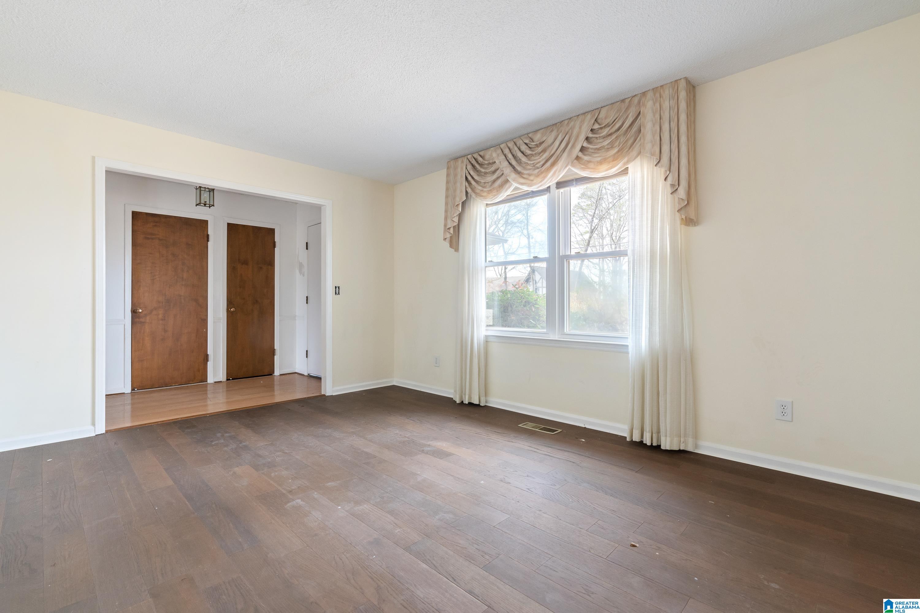121 Shades Crest Road Birmingham, AL 35226 - Photo 5 of 33