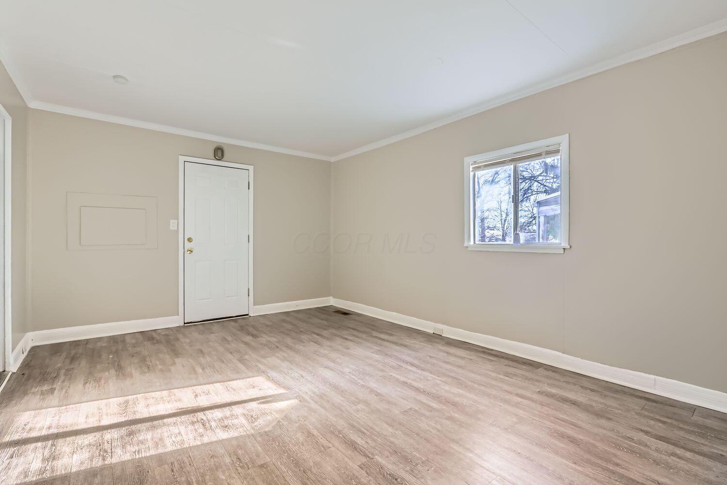2573 Howey Road Columbus, OH 43211 - Photo 4 of 11 2573 Howey Rd - Web Quality - 004 - 06 L