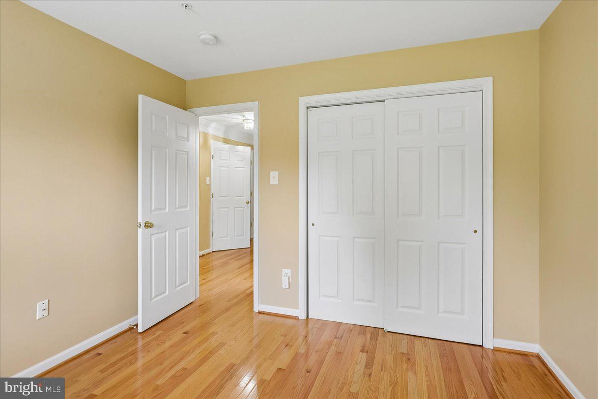 2943 St Helen Circle Silver Spring, MD 20906 - Photo 24 of 40 Bright and inviting room with elegance.