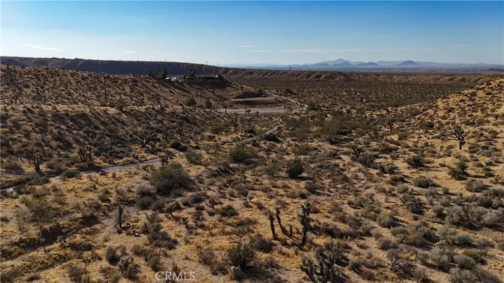 750 Ocotillo Way Apple Valley, CA 92308 - Photo 5 of 11 a view of a large building