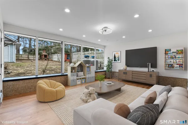 $769,500 | 35 Elberta Avenue, Trumbull, CT 06611