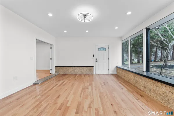 $769,500 | 35 Elberta Avenue, Trumbull, CT 06611