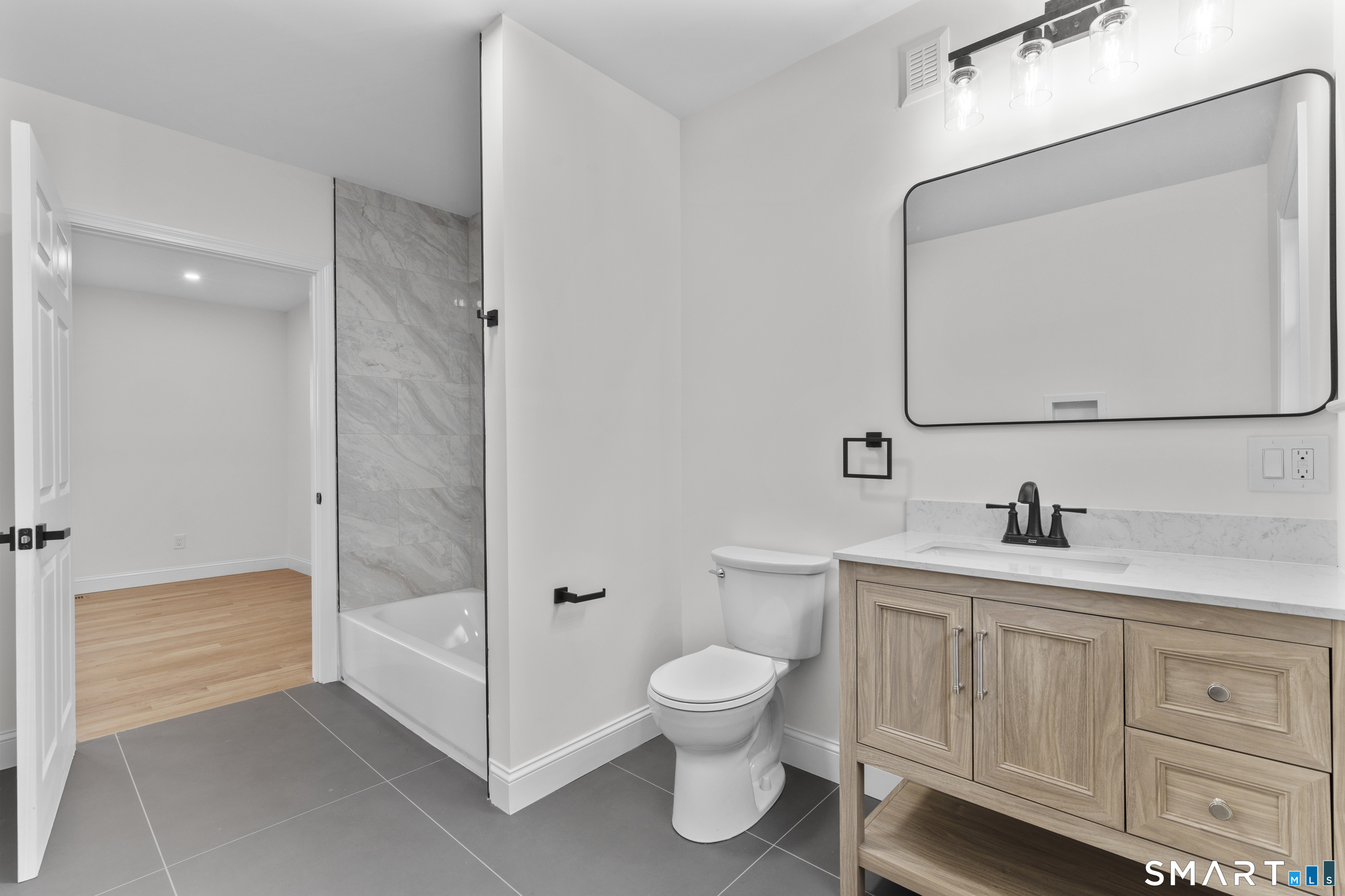 35 Elberta Avenue Trumbull, CT 06611 - Photo 15 of 41