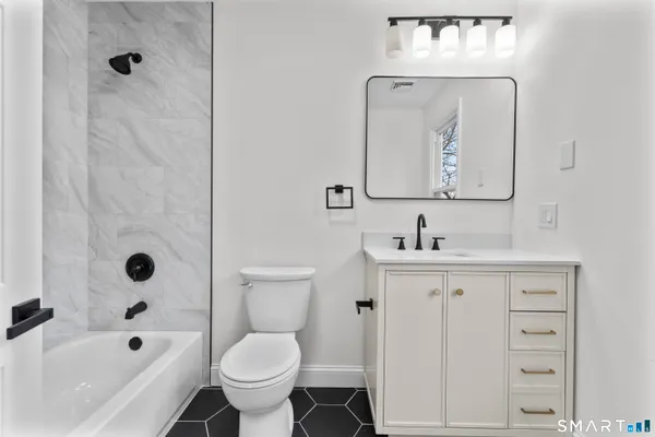 $769,500 | 35 Elberta Avenue, Trumbull, CT 06611