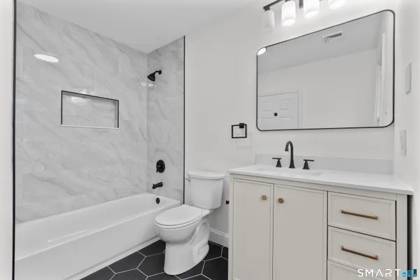 $769,500 | 35 Elberta Avenue, Trumbull, CT 06611