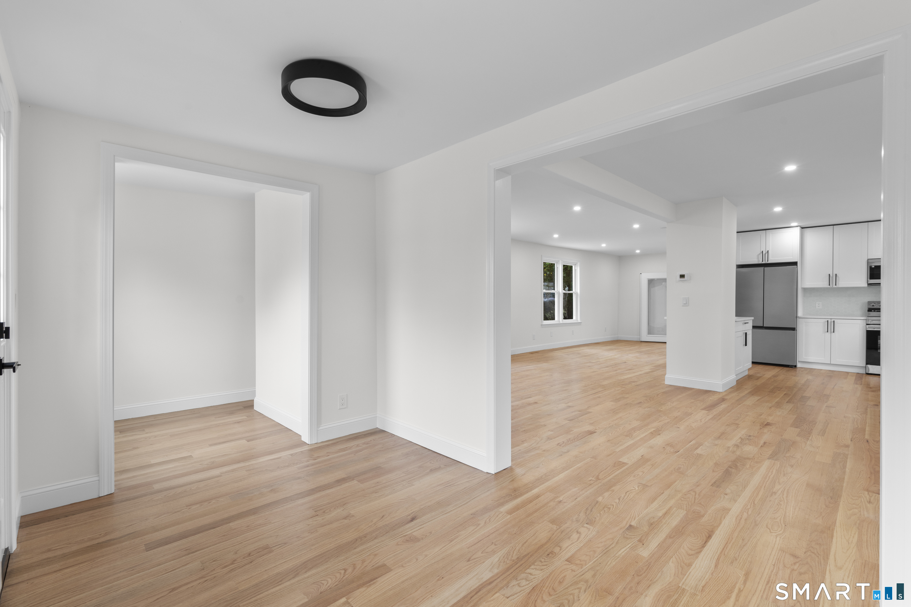 35 Elberta Avenue Trumbull, CT 06611 - Photo 3 of 41