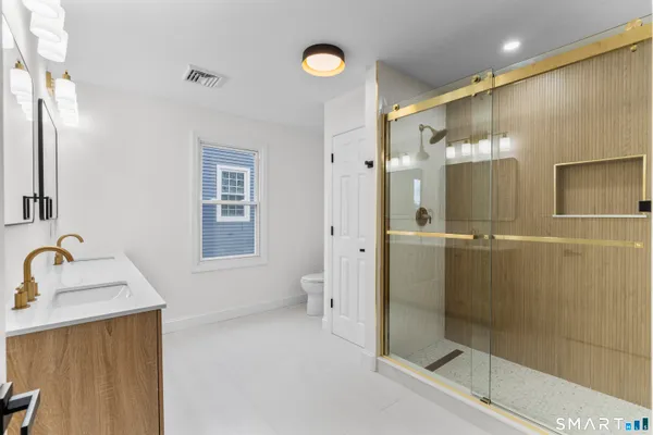 $769,500 | 35 Elberta Avenue, Trumbull, CT 06611