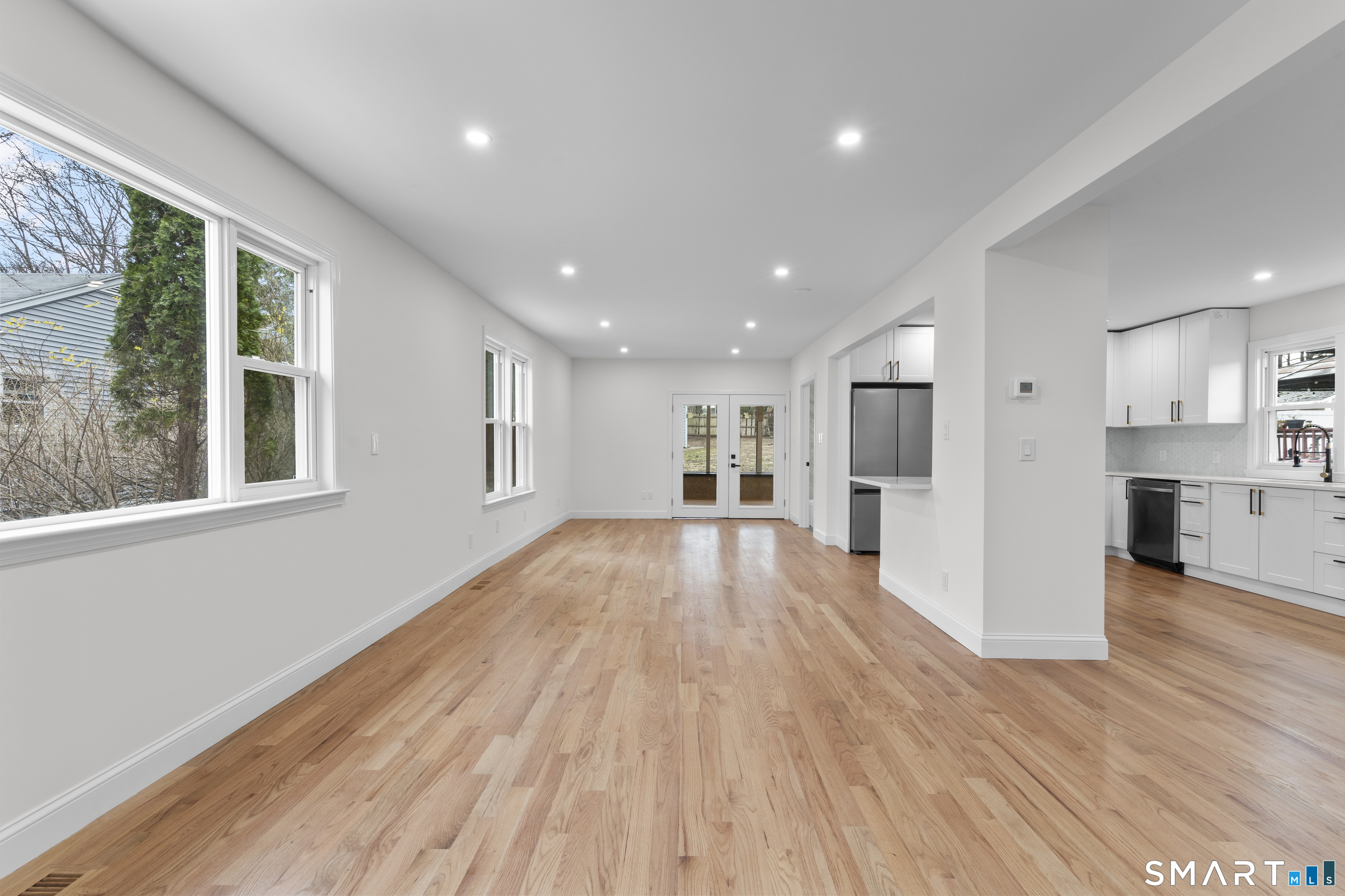 35 Elberta Avenue Trumbull, CT 06611 - Photo 7 of 41