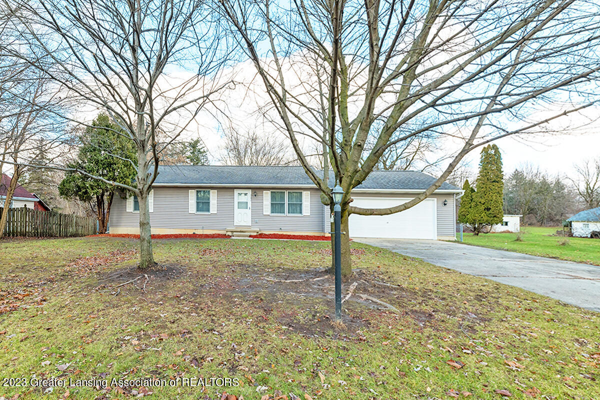 1191 East State Road Lansing, MI 48906 - Photo 2 of 27 _DSC8265