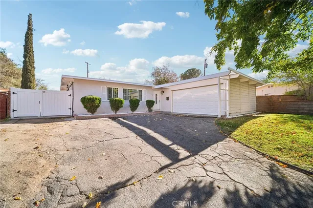 $2,890 | 706 Woodgate Street, Lancaster, CA 93534