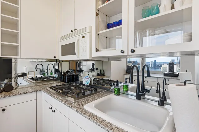 $1,100,000 | 200 East 32nd Street, Unit 32A | Kips Bay