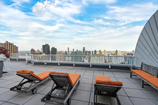 $1,100,000 | 200 East 32nd Street, Unit 32A | Kips Bay