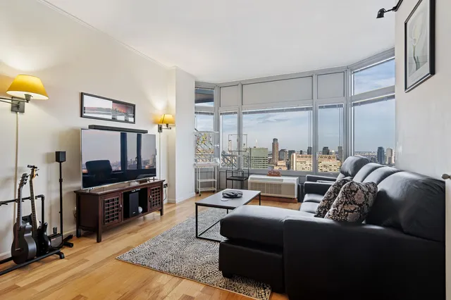$1,100,000 | 200 East 32nd Street, Unit 32A | Kips Bay