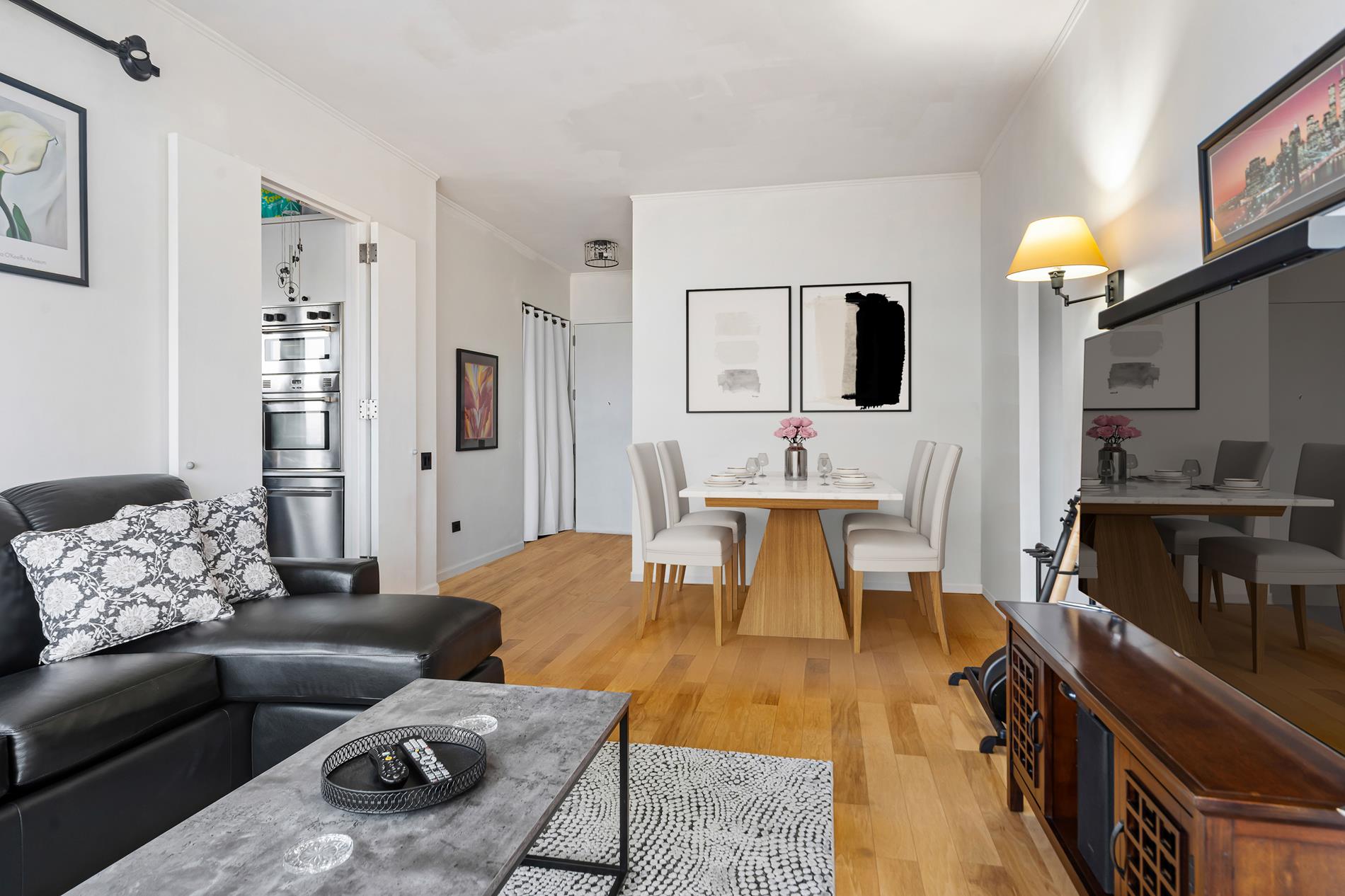 200 East 32nd Street, Unit 32A Manhattan, NY 10016 - Photo 4 of 18 Dining Bay/Foyer