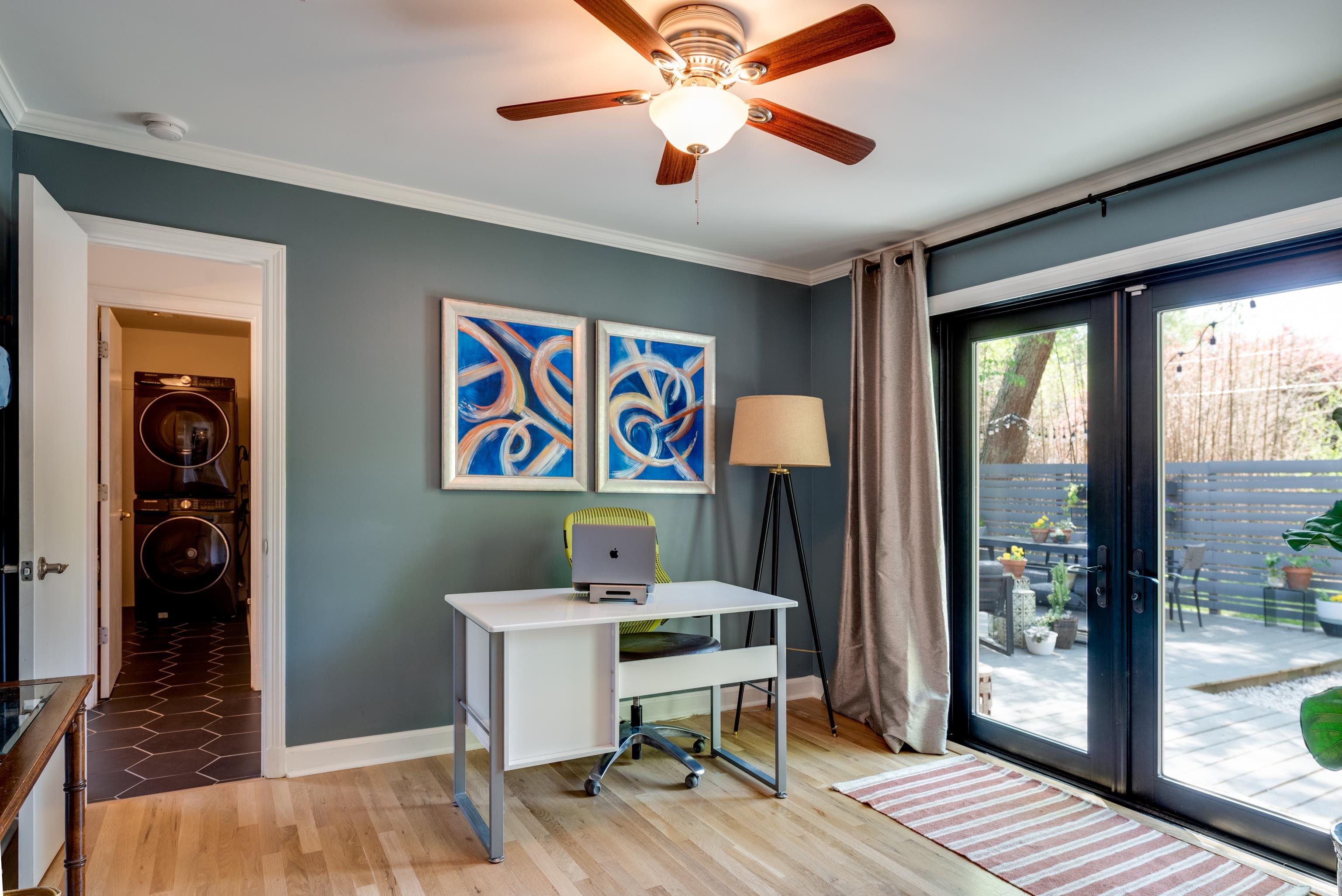 1089 West Perkins Road Memphis, TN 38117 - Photo 20 of 25 a view of a workspace with furniture and a window