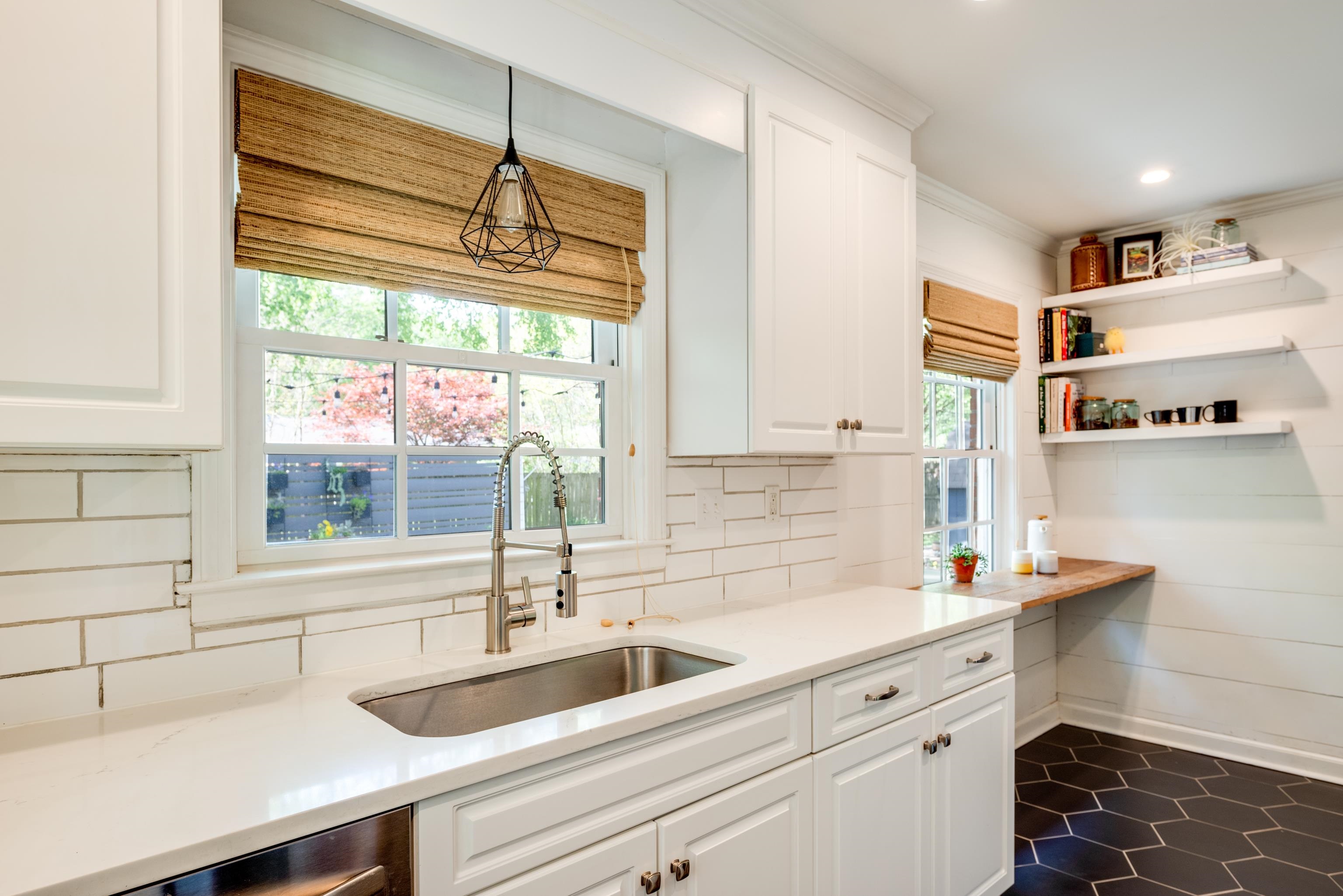 1089 West Perkins Road Memphis, TN 38117 - Photo 10 of 25 a kitchen with a sink and a window