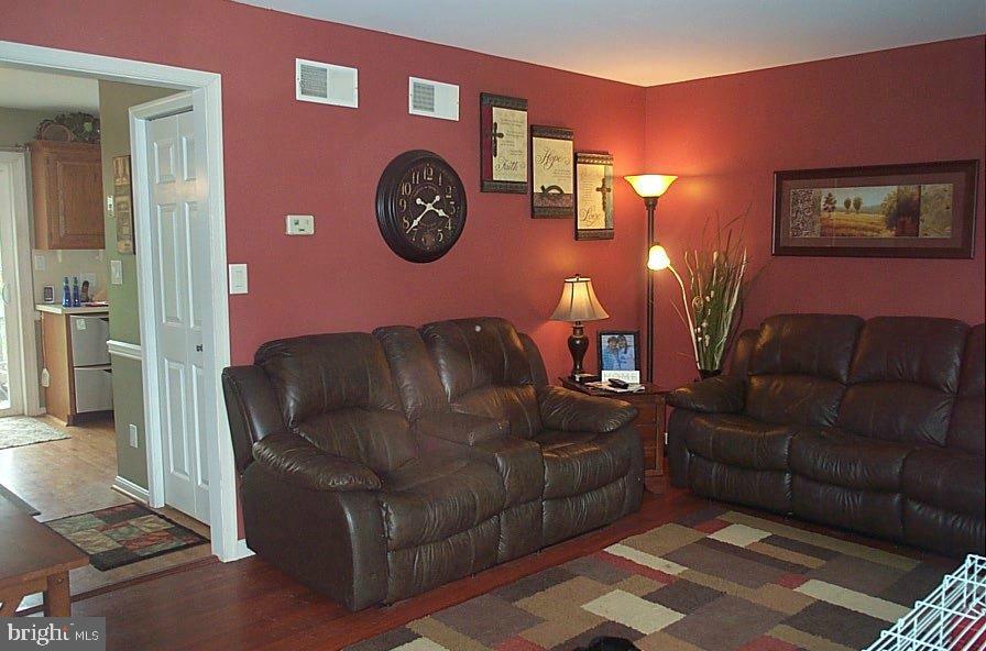 94 Freys Road Elizabethtown, PA 17022 - Photo 3 of 13 Gallery Image 3
