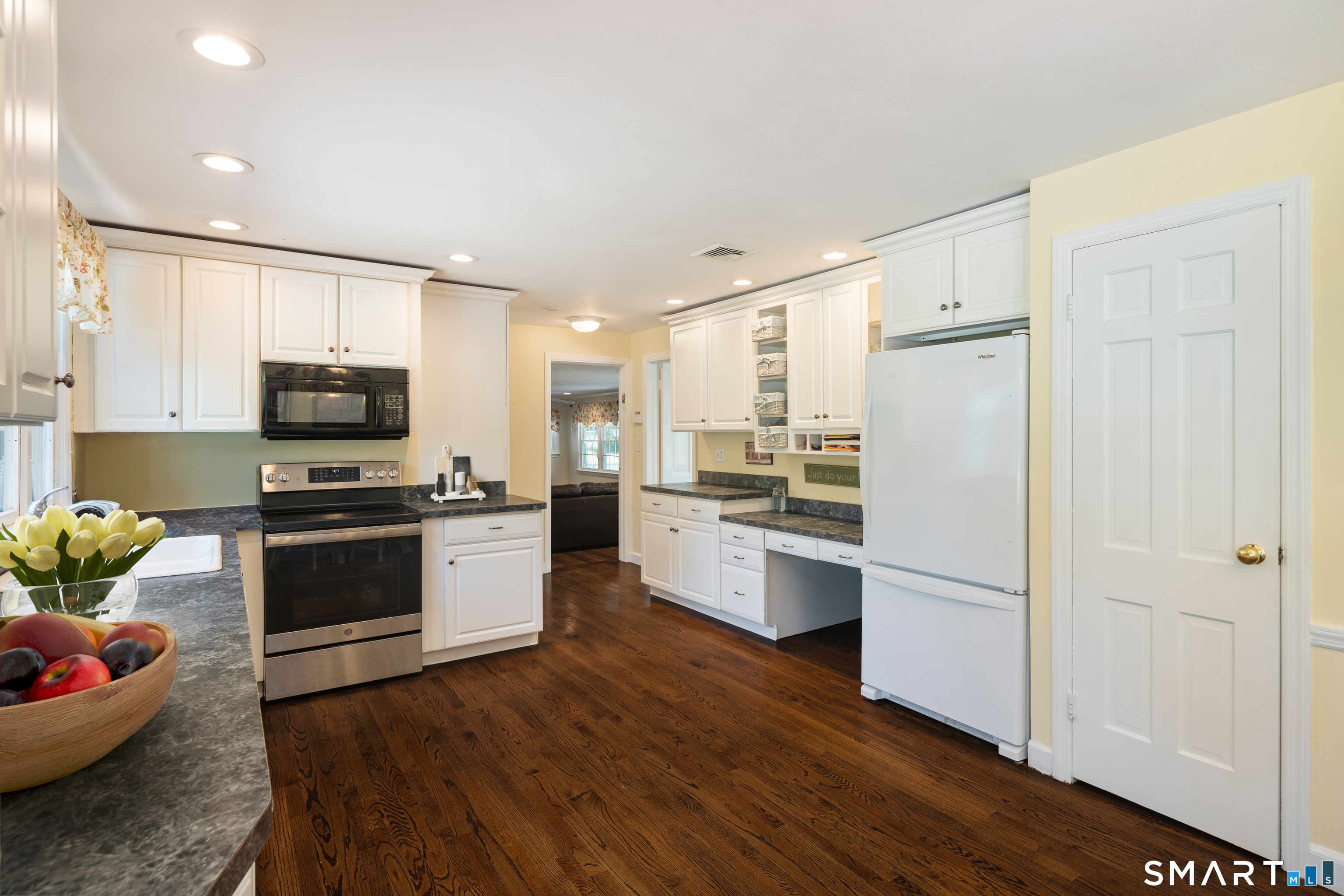 26 Green Hill Road Orange, CT 06477 - Photo 8 of 35