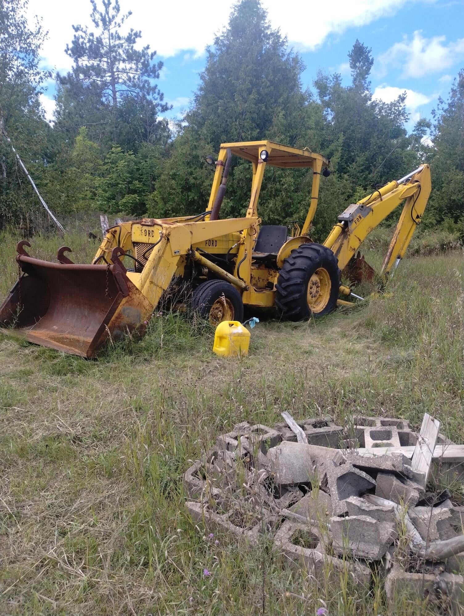 5060 Long Lake Road Alpena, MI 49707 - Photo 13 of 17 Ford 4500 Back Hoe